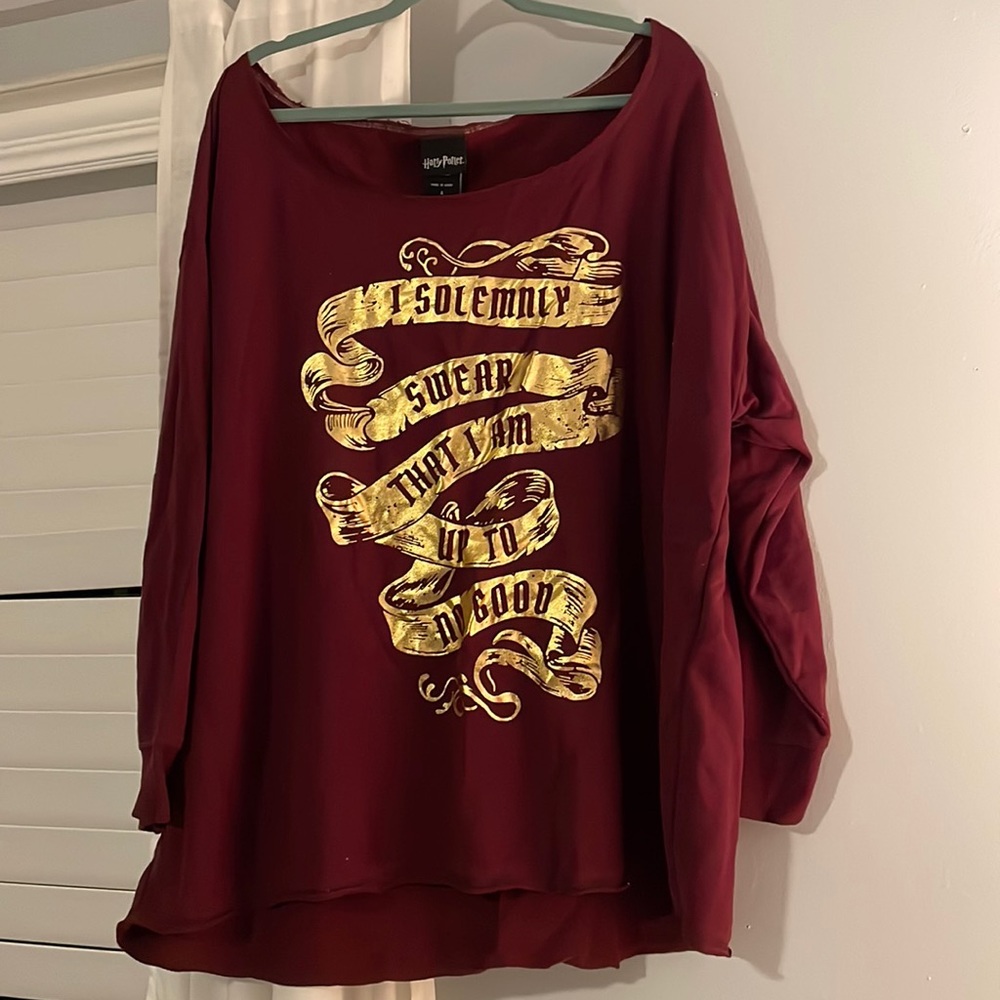 Torrid HP line, wide-neck, off the shoulder slouchy sweatshirt. 4 (24-26). NNW